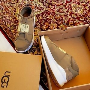 Ugg sneakers.  Sz 75